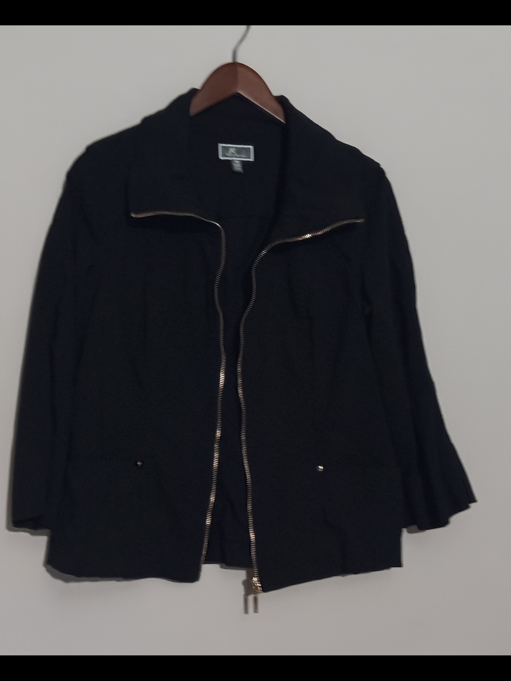 JM Collection Black Zip-Front Blazer